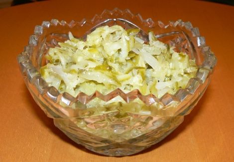 Салат из соленых огурцов